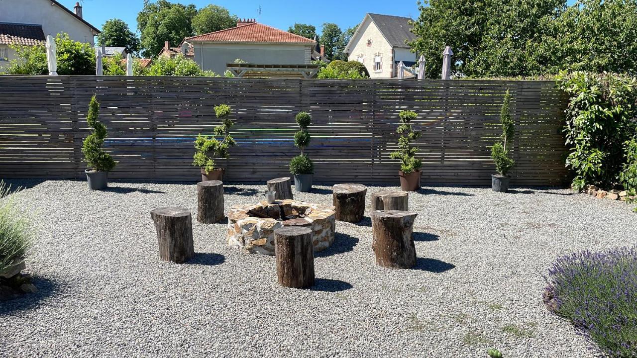 Maison Hirondelles Hotes Mezieres-sur-Issoire Eksteriør billede